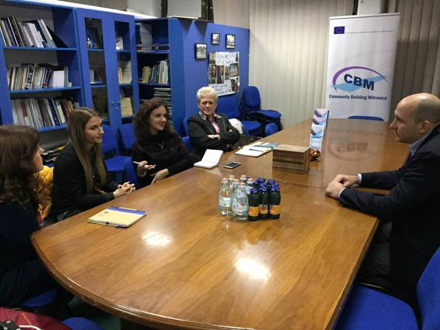 american-diplomat-meets-youth-in-mitrovica